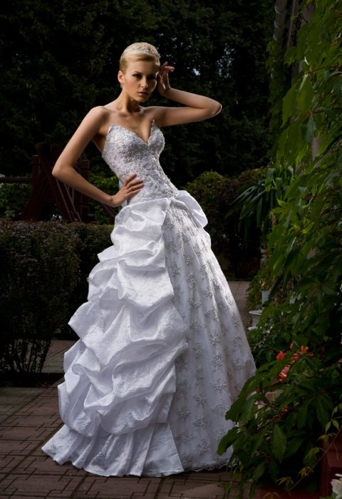 изысканные свадебные платья. Подробности наotka-salon.ru