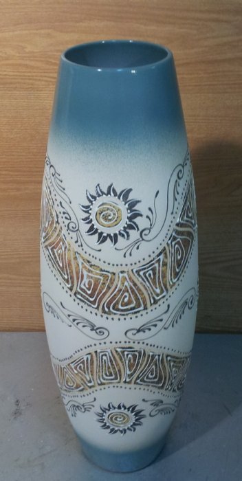 Напольная ваза Морская волна для живых цветов, высота 68 сантиметров