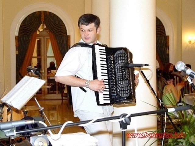 Музыкант Роман Мамаев