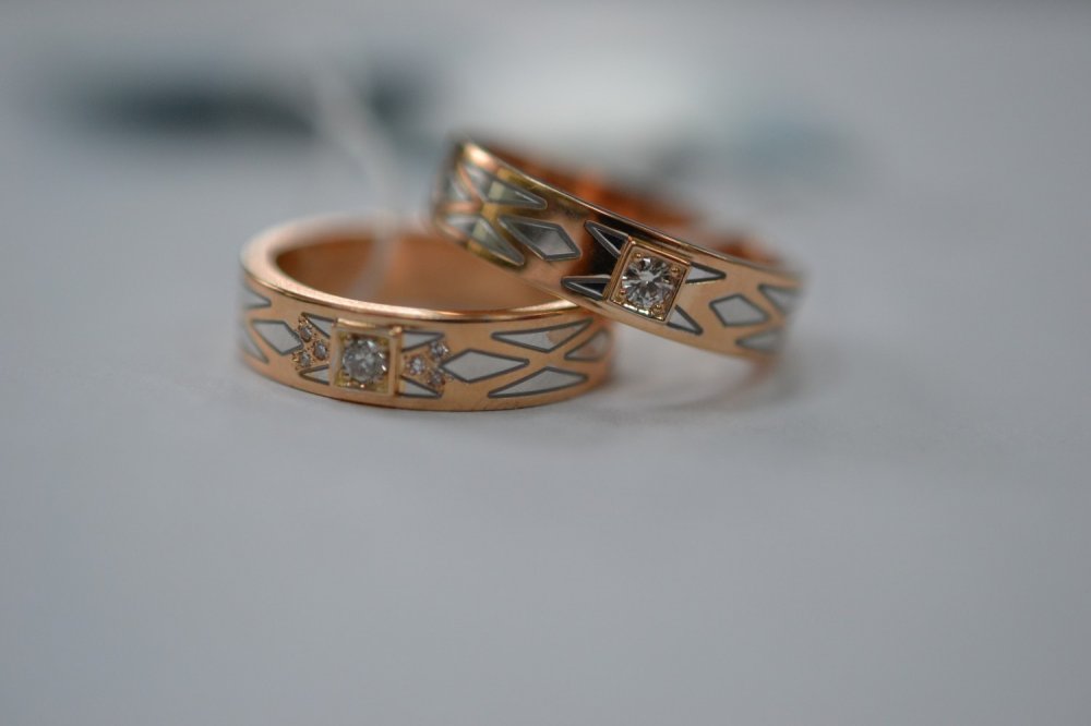 Очаровательные обручальные кольца!