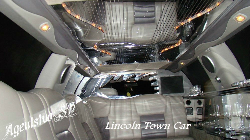 Lincoln Town Car 1
