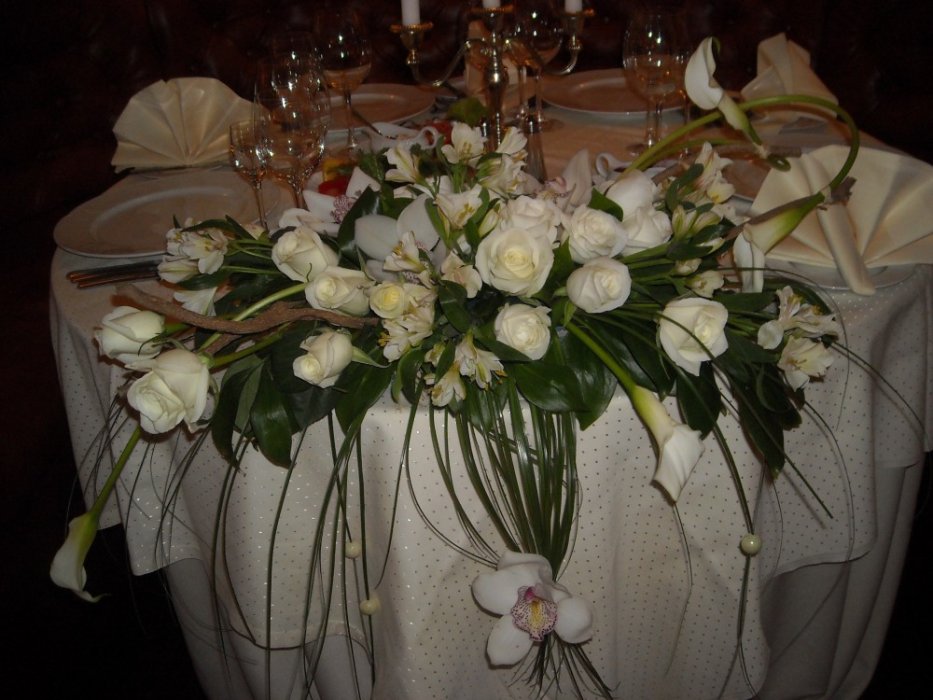 Цветы на стол жениха и невесты