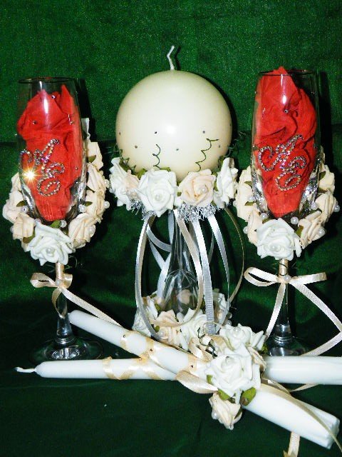 свадебный набор(фужеры-богемия,стразы-чехия,цветы-латекс) 2000р.