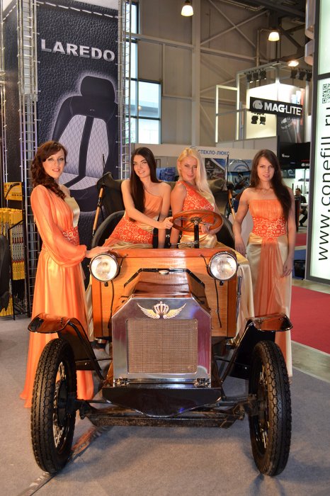 Car Exhibition in Moscow 2014 (4)