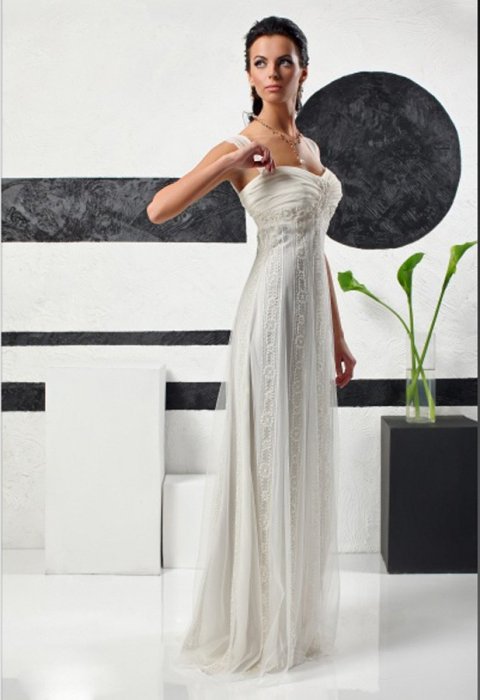 Свадебное платье Aileen – воплощенная нежности и элегантность. Лаконичный силуэт делает платье удобн
