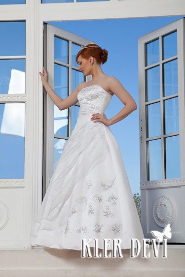 Свадебное платье Диана(Клер Деви) Цена 18500 руб. Платье А-силуэта с нежной ручной вышивкой и лёгкой