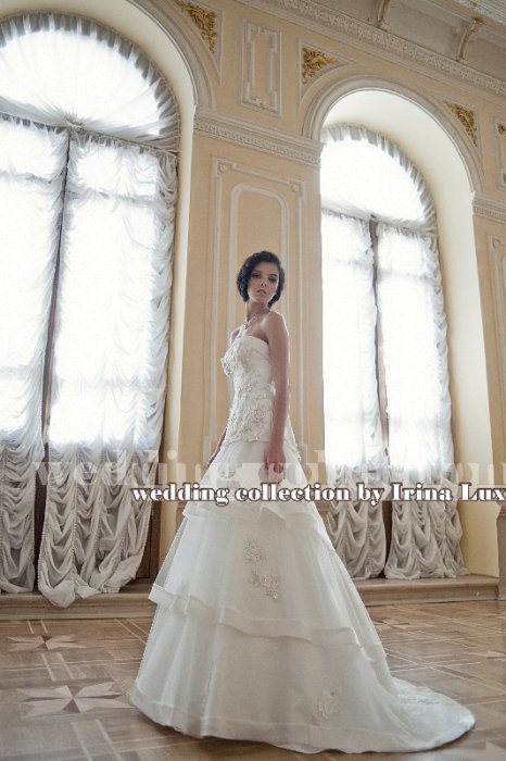Свадебное платье Мариэлла. Цена 35.500 руб. Ткань-органза.
