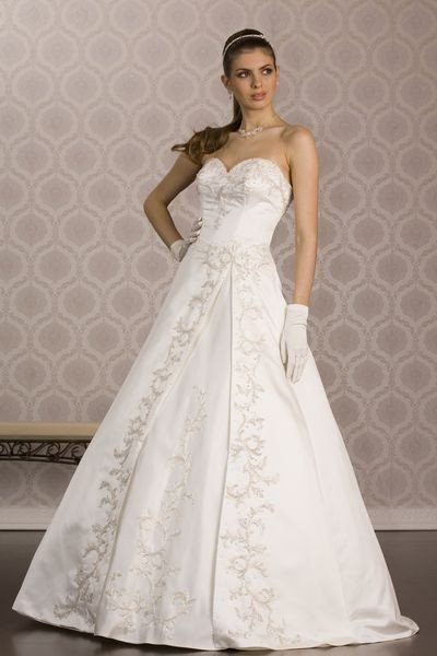 Свадебное платье Рената. Цена 32.000 руб. Цвет-крем.