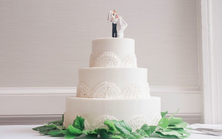 Торт на свадьбу в стиле минимализм