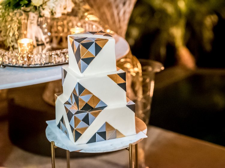 Геометрический торт на свадьбу